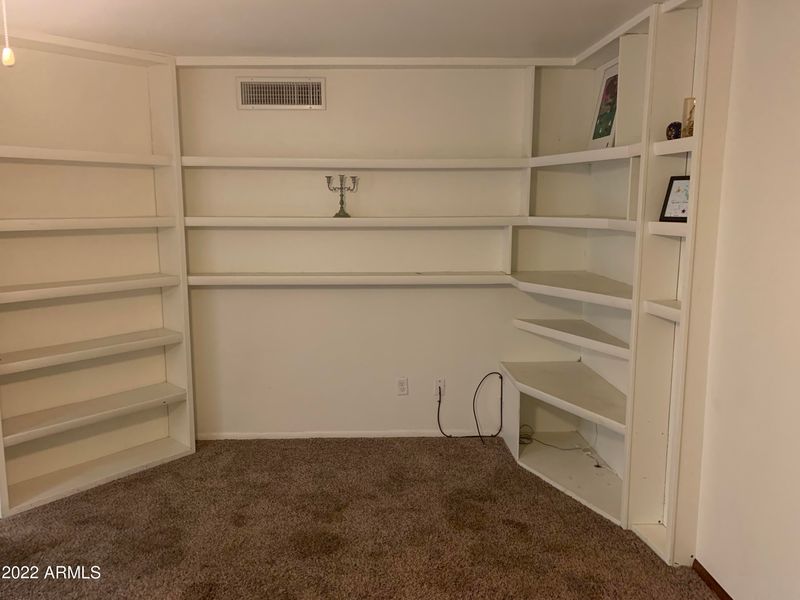 2438 W Eugie Ave, Phoenix, AZ 85029