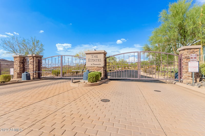 2439 Donatello Dr #16, Phoenix, AZ 85086