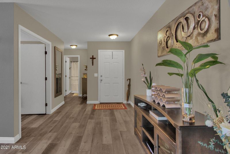 2439 E Palm Beach Dr, Chandler, AZ 85249