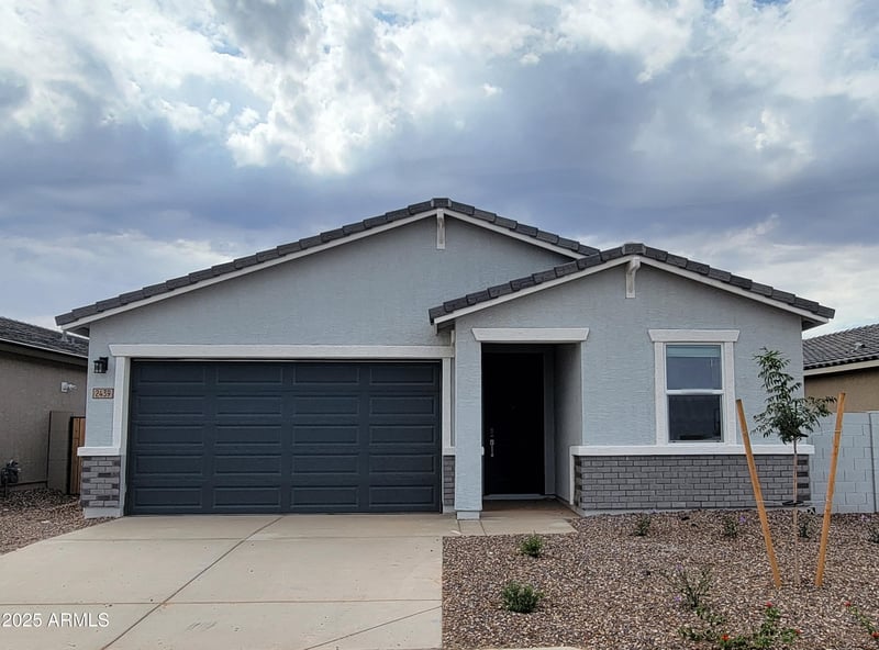 2439 Fortana Dr, San Tan Valley, AZ 85143