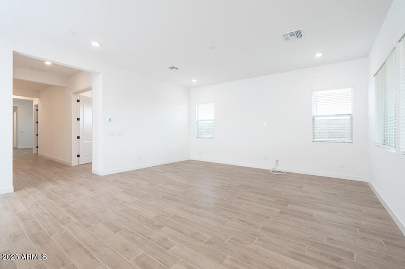 244 La Estela Ln, San Tan Valley, AZ 85140