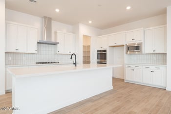 244 La Estela Ln, San Tan Valley, AZ 85140