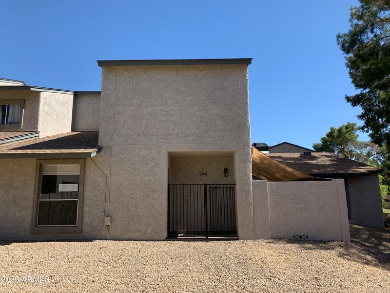 244 Ponderosa Ln, Phoenix, AZ 85022