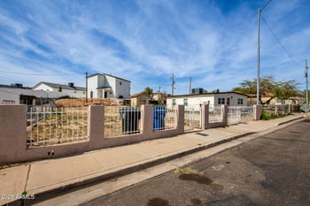 244 S 7th St #20, Avondale, AZ 85323