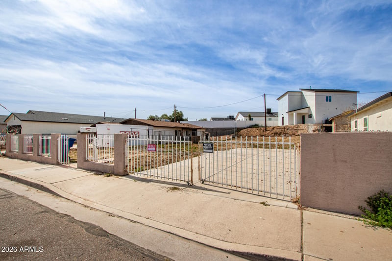 244 S 7th St #20, Avondale, AZ 85323