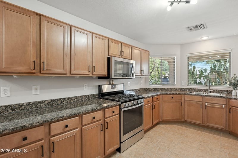 2440 Blue Sky Dr, Phoenix, AZ 85085