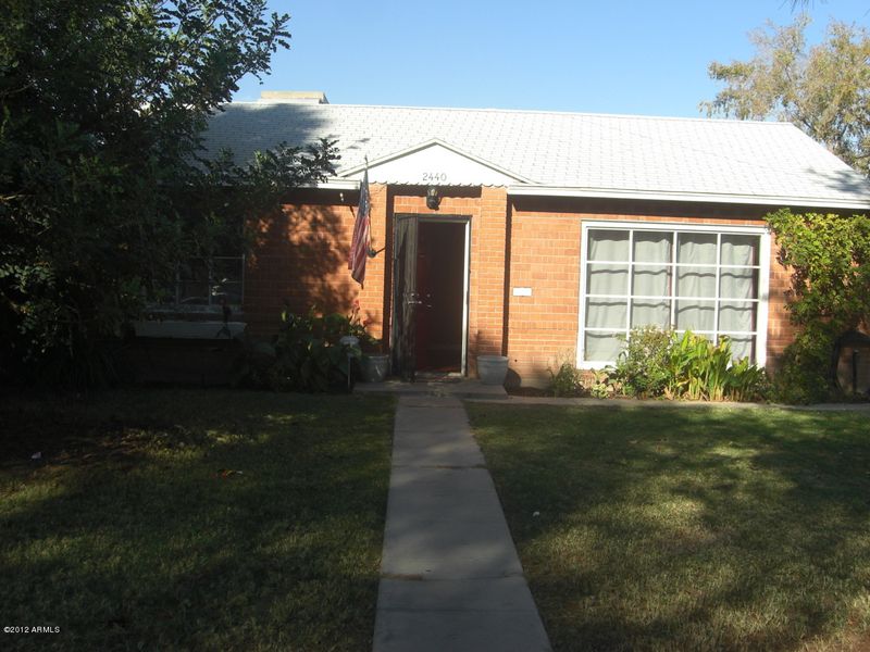2440 E Pinchot Ave, Phoenix, AZ 85016