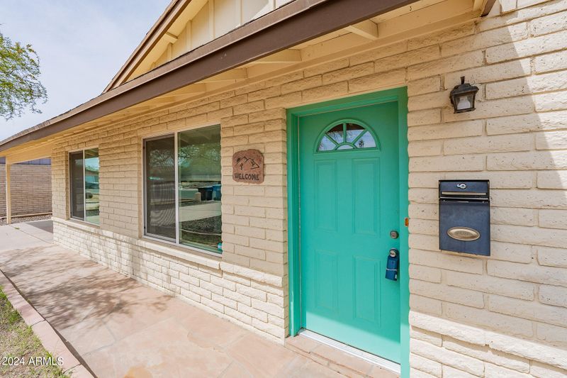 2440 E Vista Dr, Phoenix, AZ 85032