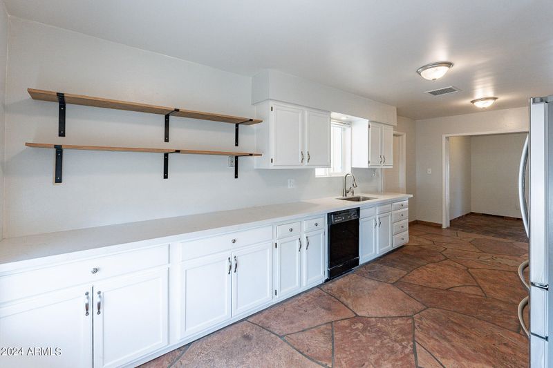 2440 E Vista Dr, Phoenix, AZ 85032