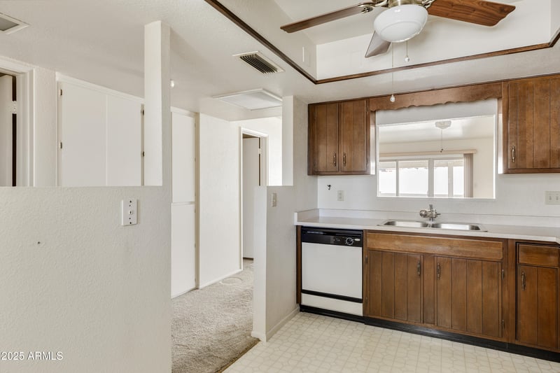 2440 Rue De Lamour Ave, Phoenix, AZ 85029