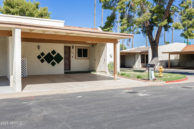 2440 Rue De Lamour Ave, Phoenix, AZ 85029