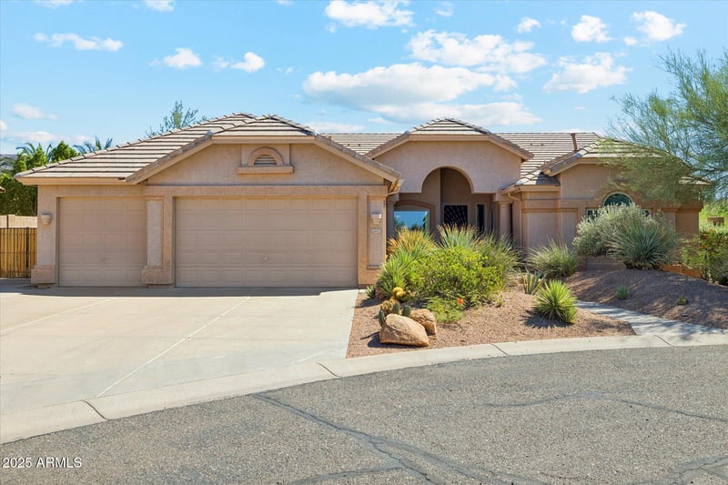 2441 Cabot Cir, Mesa, AZ 85207