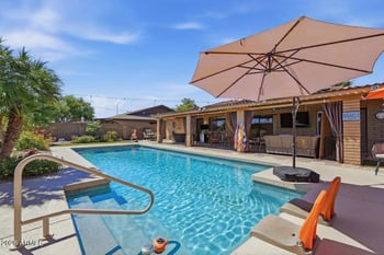 2441 S Honeysuckle Cir, Mesa, AZ 85209