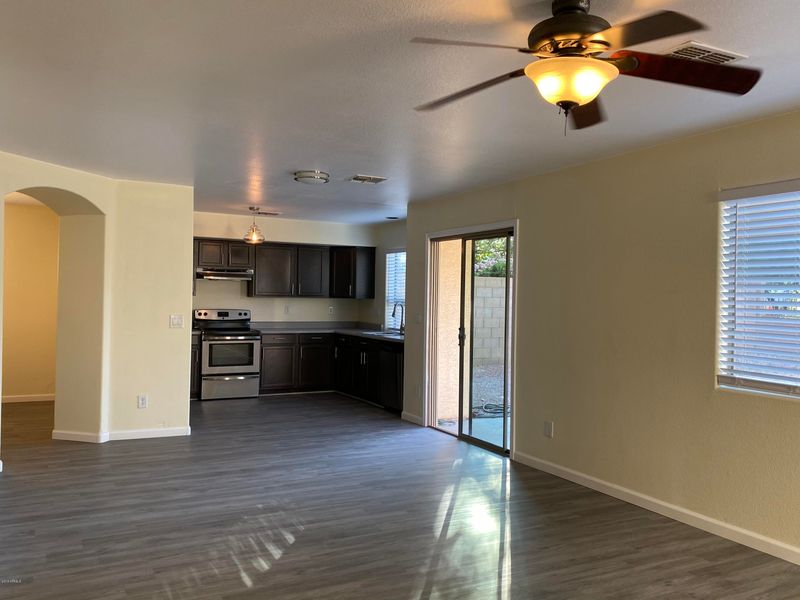2441 W Silver Sage Ln, Phoenix, AZ 85085