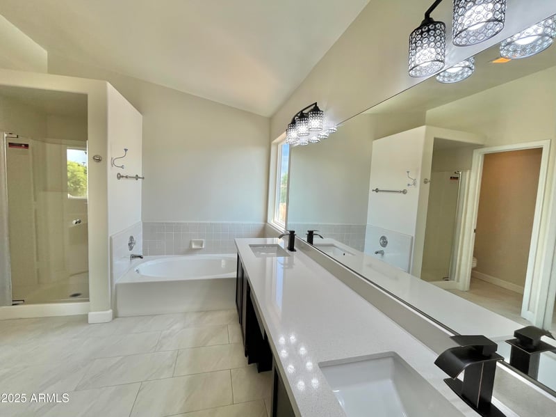 24414 40th Ln, Glendale, AZ 85310