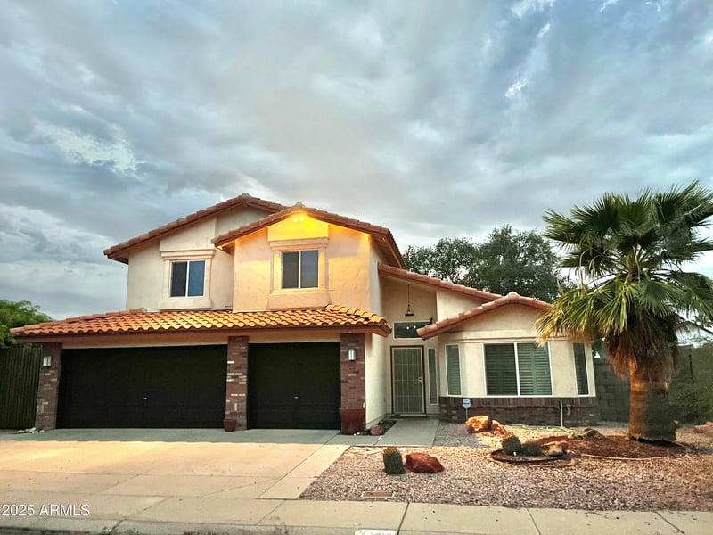 24414 40th Ln, Glendale, AZ 85310