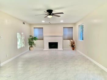 24414 40th Ln, Glendale, AZ 85310