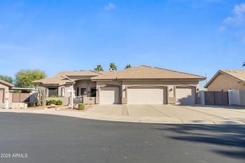 24415 43rd Dr, Glendale, AZ 85310