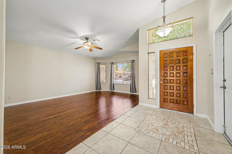 24419 39th Ln, Glendale, AZ 85310