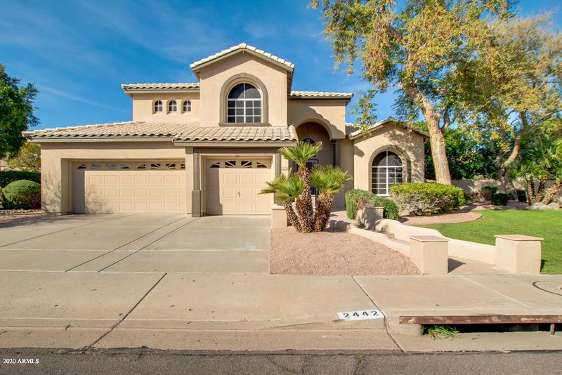2442 E Silverwood Dr, Phoenix, AZ 85048