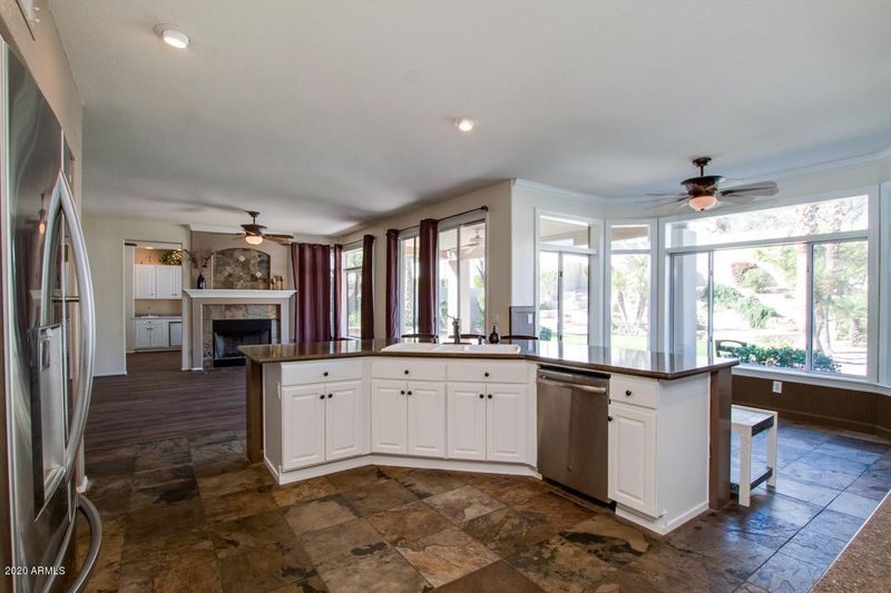 2442 E Silverwood Dr, Phoenix, AZ 85048