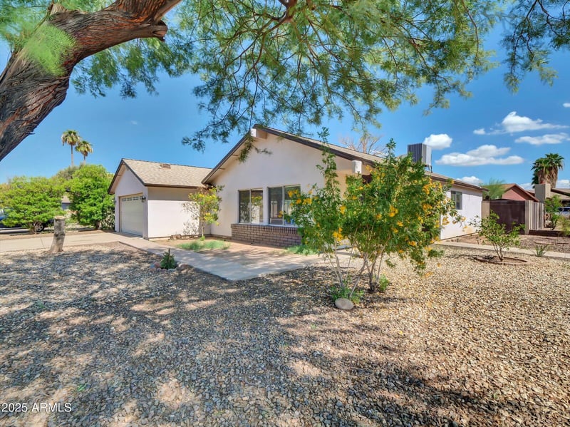 2442 Le Marche Ave, Phoenix, AZ 85023