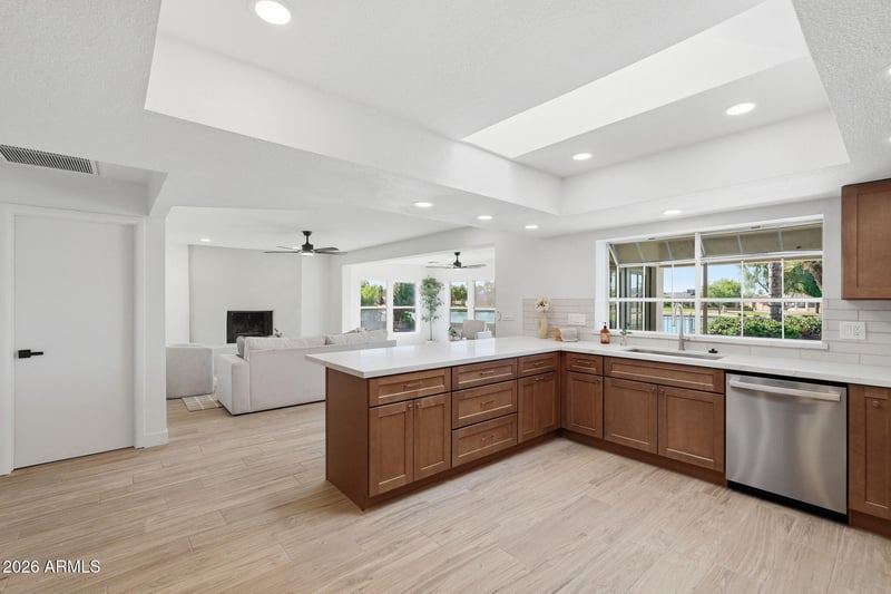 2442 W Via Rialto Cir, Mesa, AZ 85202