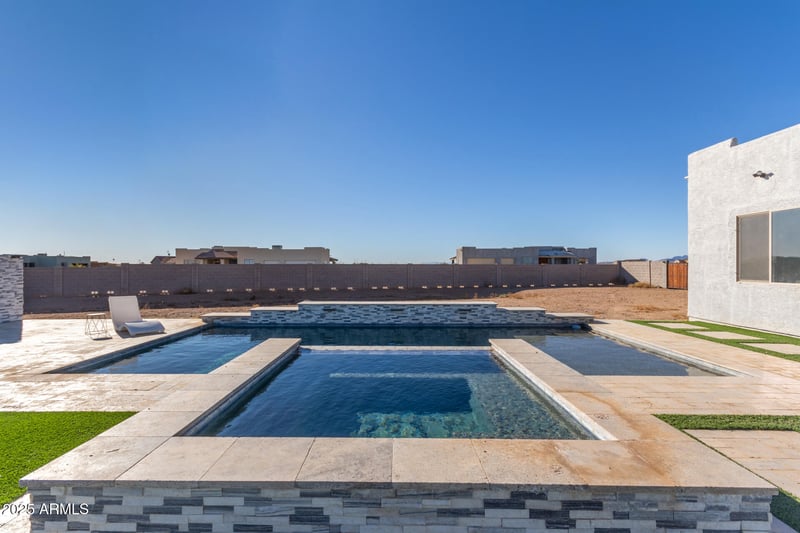 24421 Morning Vista Ln, Wittmann, AZ 85361