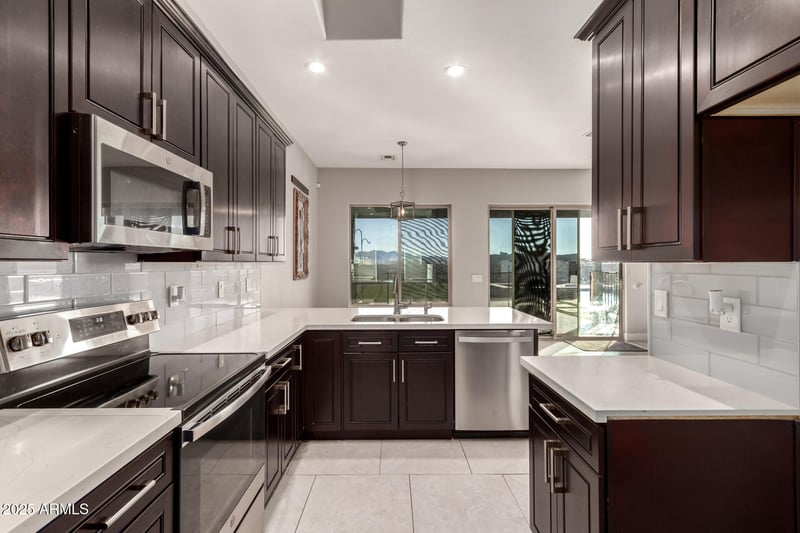 24421 Morning Vista Ln, Wittmann, AZ 85361