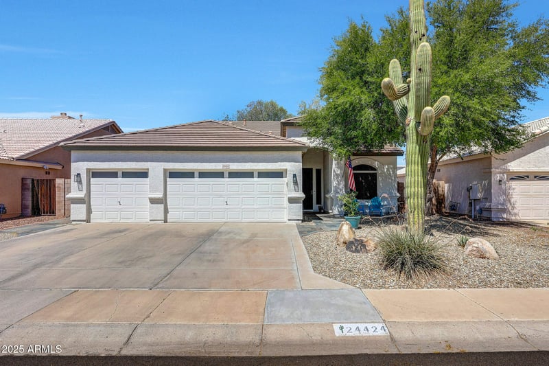 24424 38th Dr, Glendale, AZ 85310