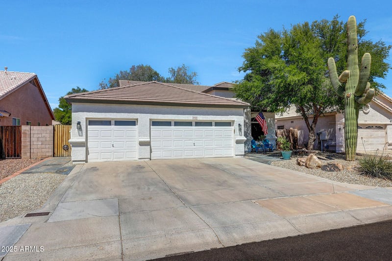 24424 38th Dr, Glendale, AZ 85310