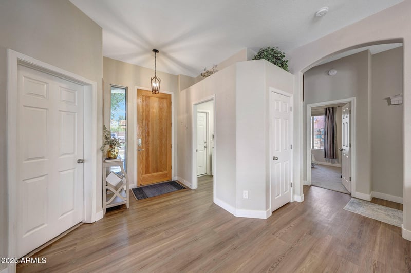 24424 38th Dr, Glendale, AZ 85310