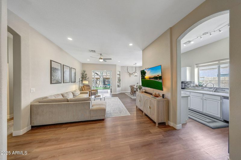 24424 N 38th Dr, Glendale, AZ 85310