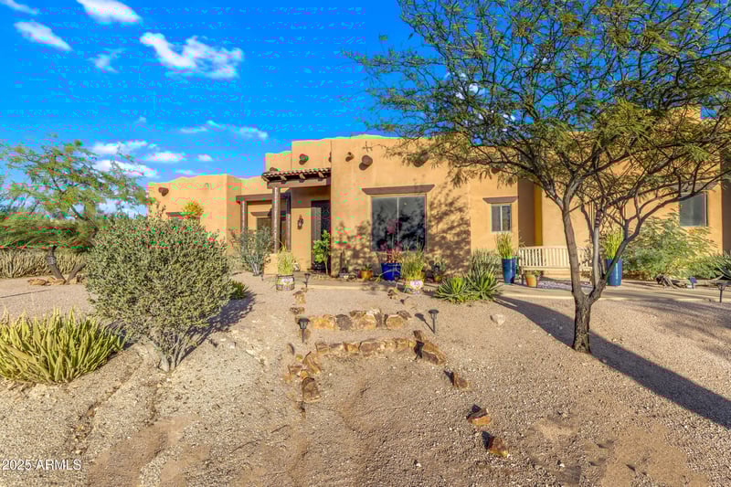 2443 Sixshooter Rd, Apache Junction, AZ 85119