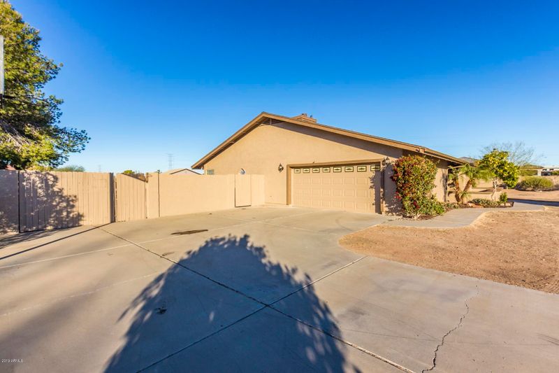 24440 N 53rd Ave, Glendale, AZ 85310