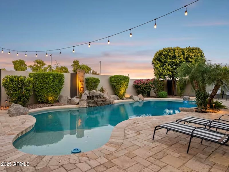 24441 45th Ln, Glendale, AZ 85310