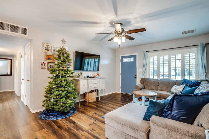 2445 E Meadowbrook Ave, Phoenix, AZ 85016