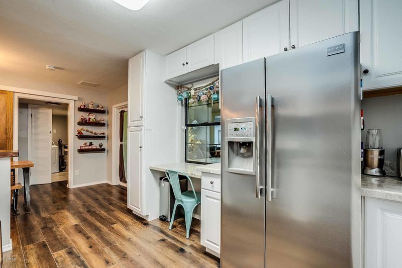 2445 E Meadowbrook Ave, Phoenix, AZ 85016