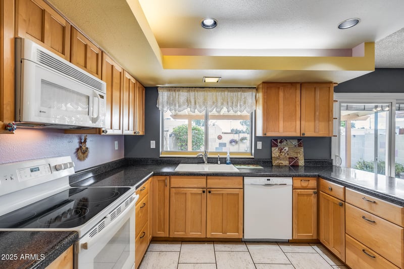 2445 Sharon Ave, Phoenix, AZ 85029