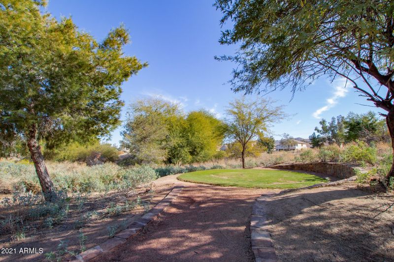 2446 E Glass Ln, Phoenix, AZ 85042