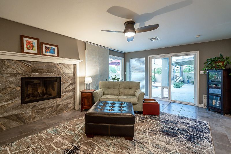 2446 E North Ln, Phoenix, AZ 85028