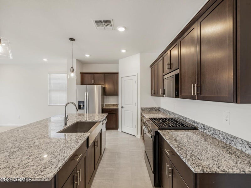 2446 Fortana Dr, San Tan Valley, AZ 85143