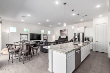 2446 Lovebird Ln, Gilbert, AZ 85297