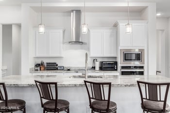 2446 Lovebird Ln, Gilbert, AZ 85297