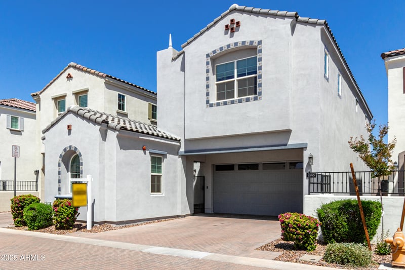 2446 Lovebird Ln, Gilbert, AZ 85297
