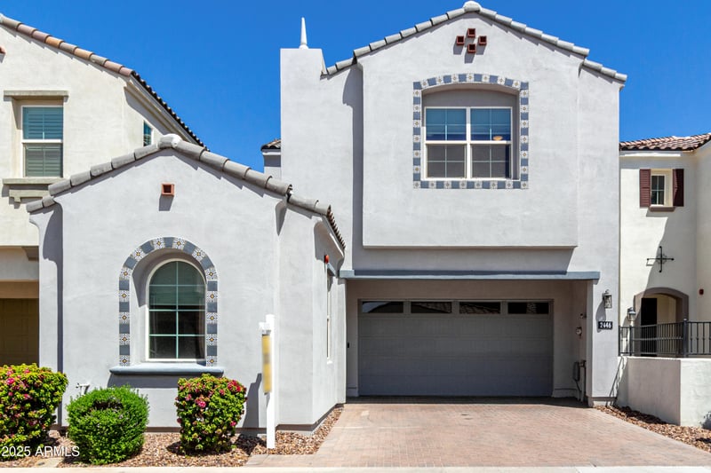 2446 Lovebird Ln, Gilbert, AZ 85297