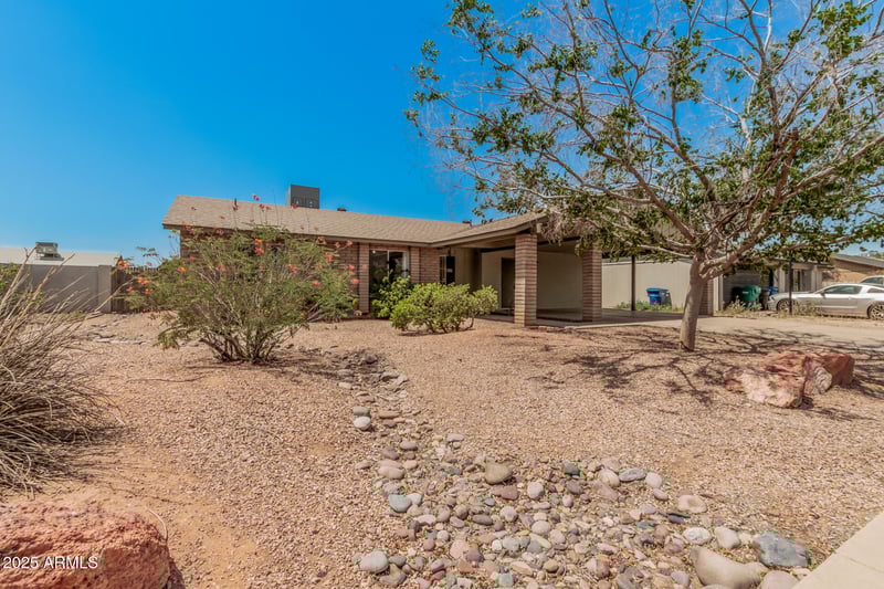 2447 Holmes Ave, Mesa, AZ 85204