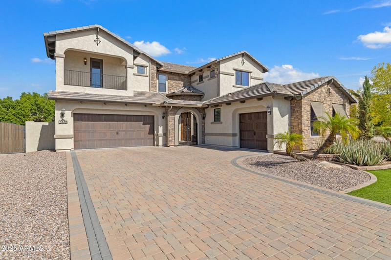 2448 Amber Ct, Gilbert, AZ 85296