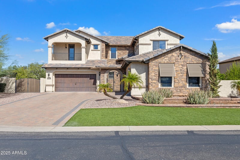 2448 Amber Ct, Gilbert, AZ 85296