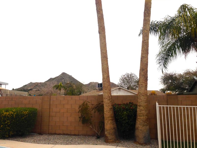 2448 E Larkspur Dr, Phoenix, AZ 85032